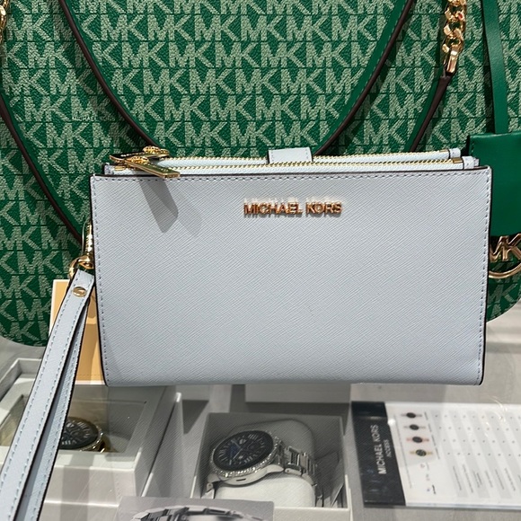 MICHAEL KORS LARGE DOUBLE ZIP WRISTLET WALLET PHONE CASE CLUTCH 
Vista Blue - Picture 8 of 16